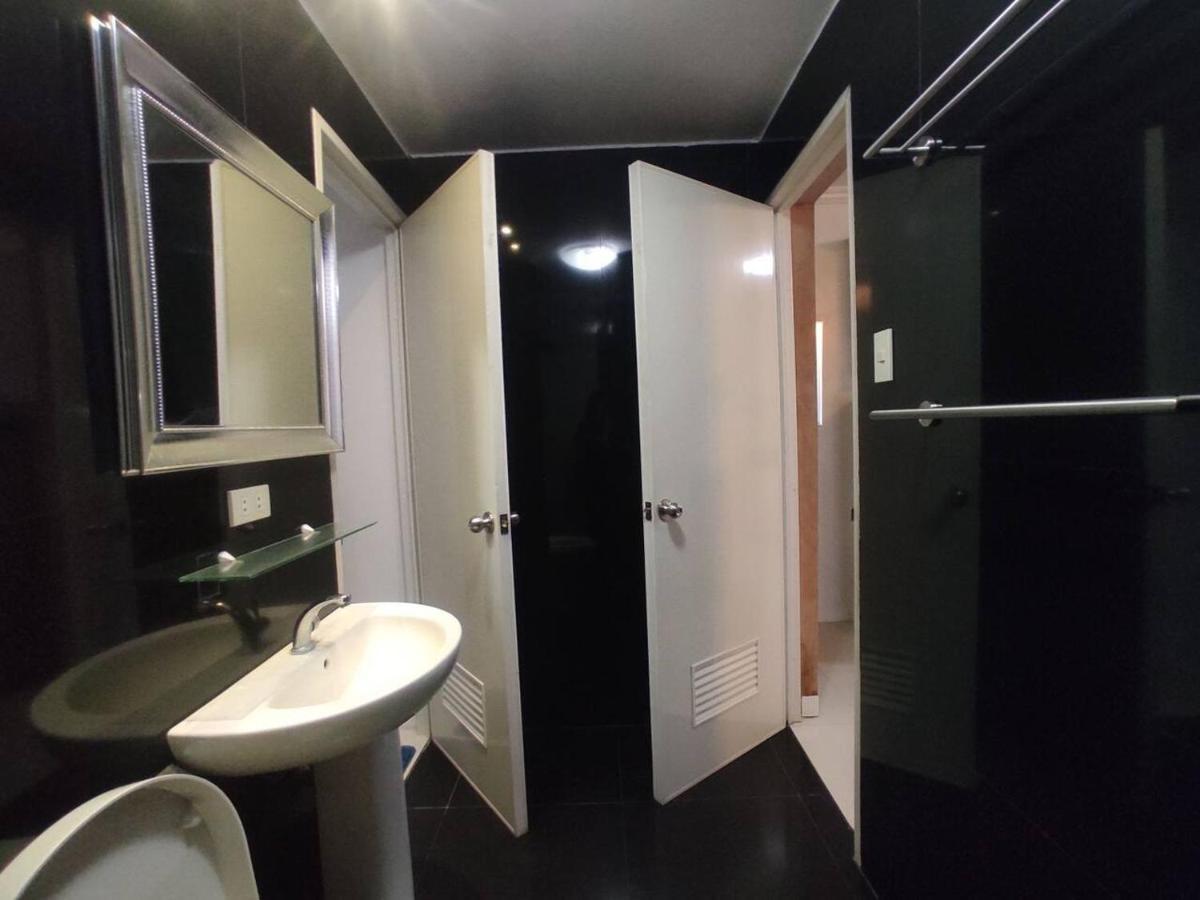 2Br Condo At Kandi Tower 2 Angeles Luaran gambar